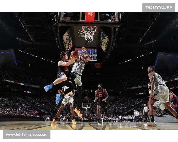 罗宾逊8前场篮板点燃尼克斯逆转,克拉克森冷血三分锁定胜局 罗宾逊8前场篮板点燃尼克斯逆转,克拉克森冷血三分锁定胜局